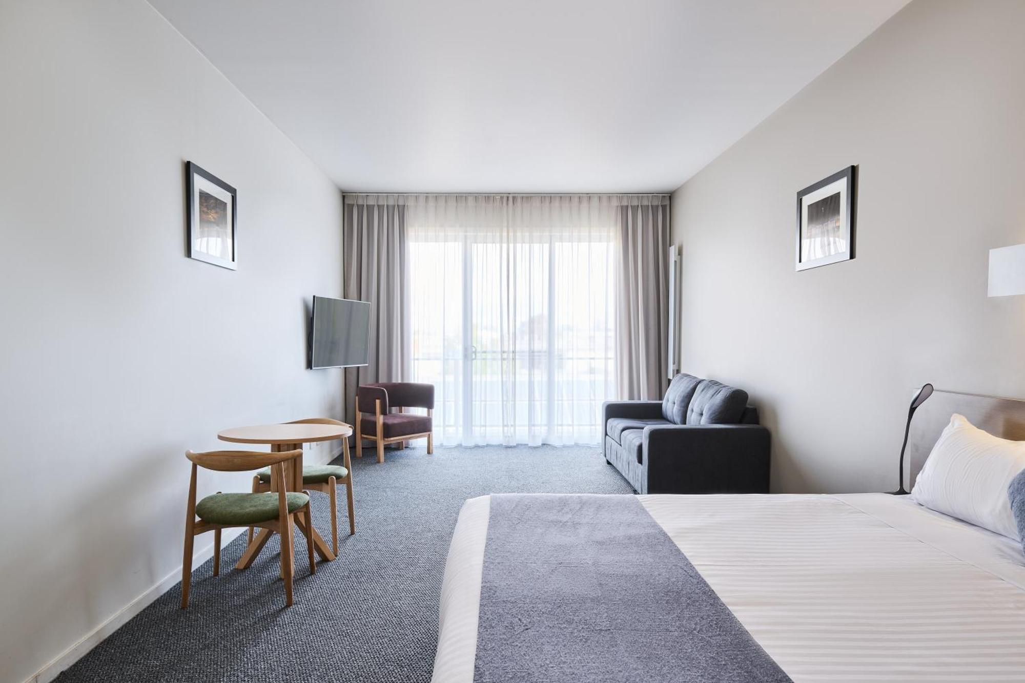Abode Gungahlin Aparthotel Canberra Exterior photo
