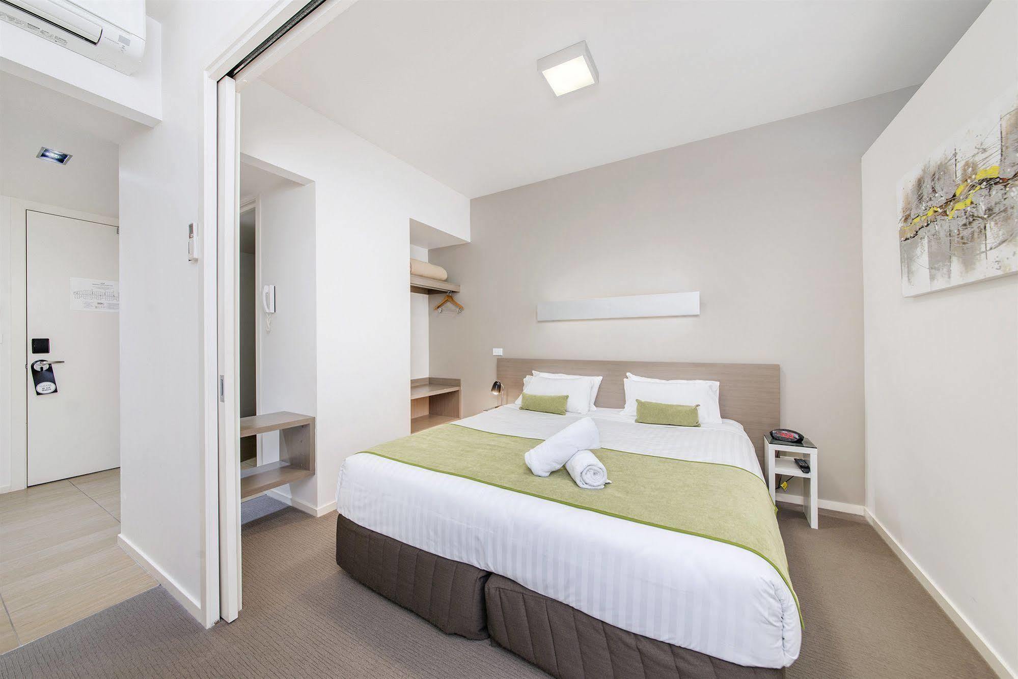 Abode Gungahlin Aparthotel Canberra Exterior photo