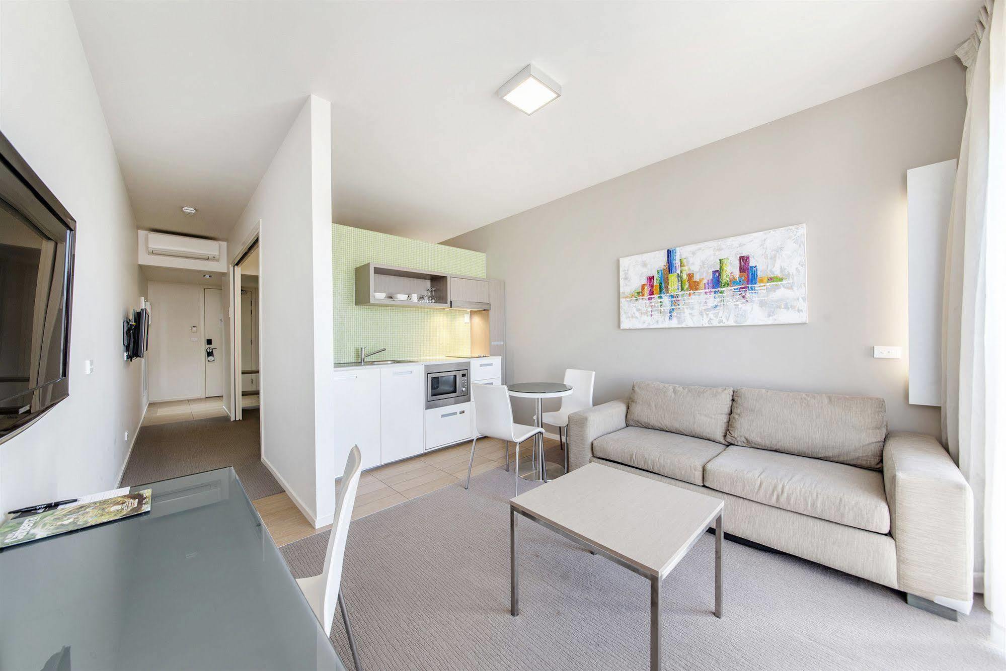 Abode Gungahlin Aparthotel Canberra Exterior photo