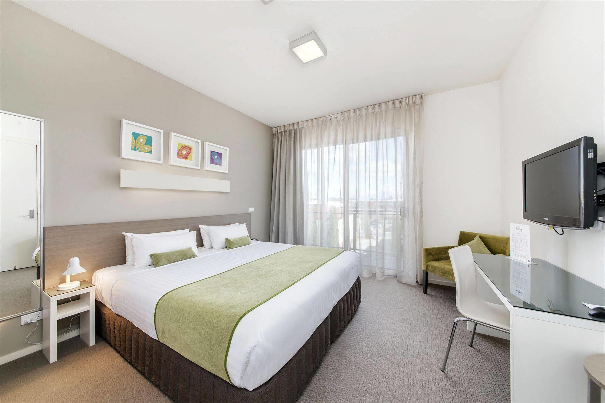 Abode Gungahlin Aparthotel Canberra Exterior photo