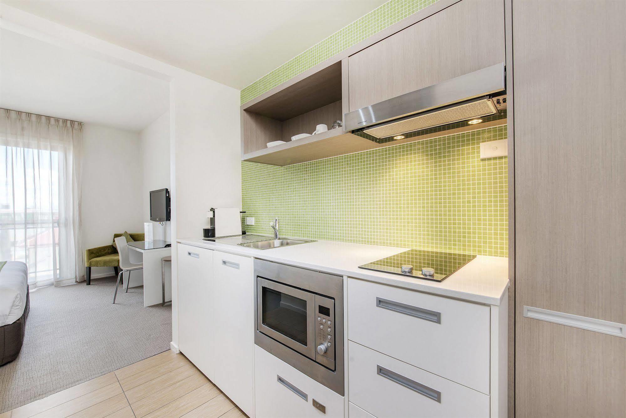 Abode Gungahlin Aparthotel Canberra Exterior photo