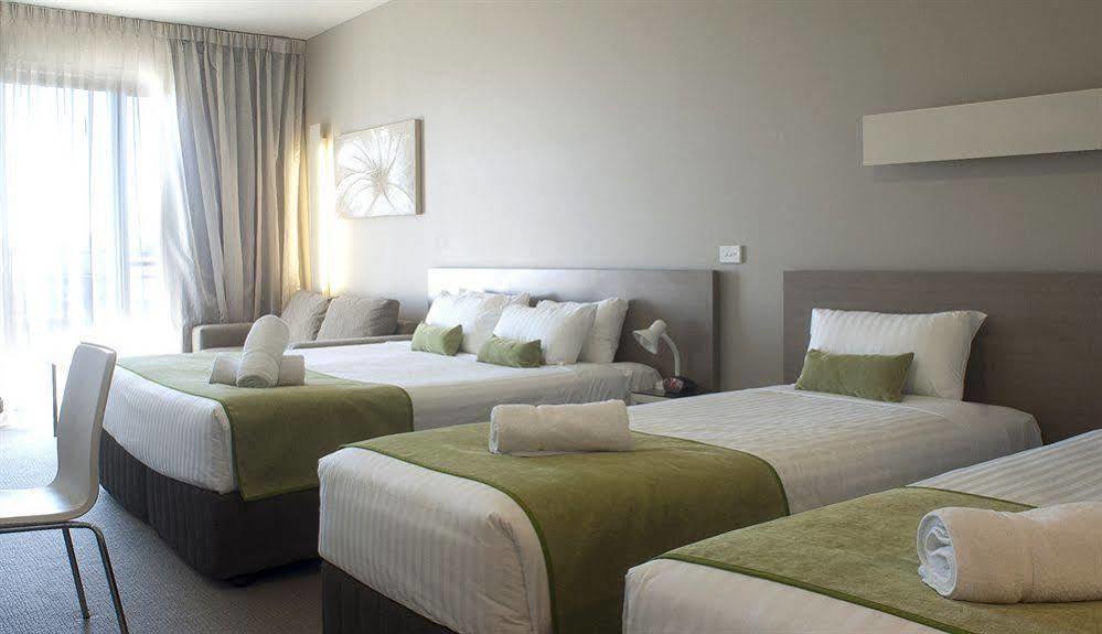Abode Gungahlin Aparthotel Canberra Exterior photo